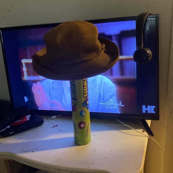 Floppy brown hat with thin piping - Picture 6 of 8